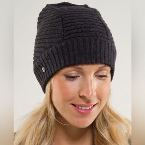 Lululemon warm beanie